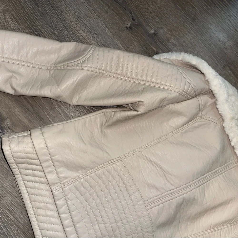 Guess Women's Light Beige Leather Jacket with Faux Fur Collar - Picture 8 of 9